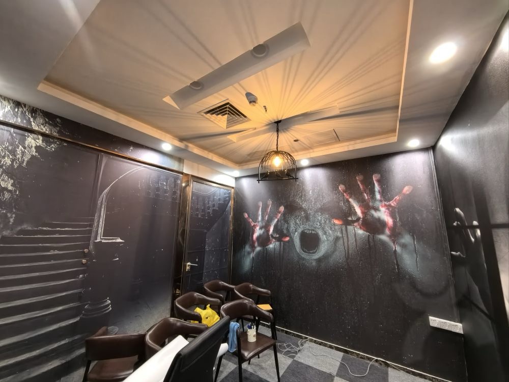 重生之我在深圳開劇本殺·桌遊·血染鐘樓